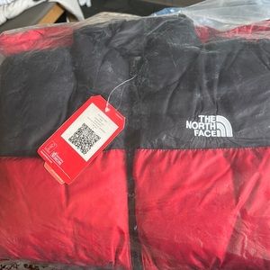 THE NORTH FACE Retro 700 Down Filled Jacket Red